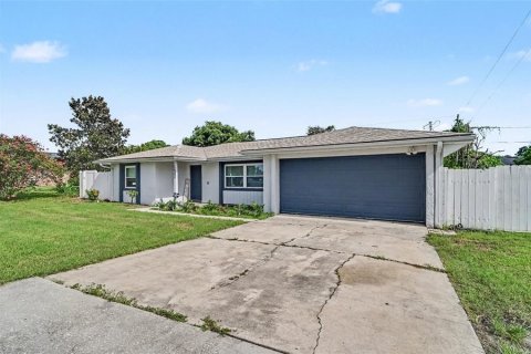 Casa en venta en Deltona, Florida, 3 dormitorios, 145.95 m2 № 2386025 - foto 2
