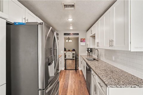 Casa en venta en Deltona, Florida, 3 dormitorios, 145.95 m2 № 2386025 - foto 7