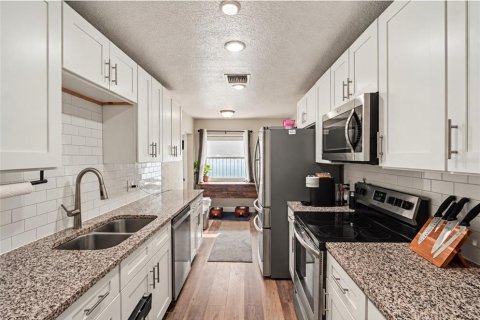 Casa en venta en Deltona, Florida, 3 dormitorios, 145.95 m2 № 2386025 - foto 8