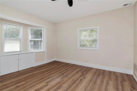 House in Plant City, Florida 3 bedrooms, 137.22 sq.m. № 1877234 - photo 17