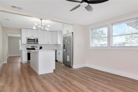 House in Plant City, Florida 3 bedrooms, 137.22 sq.m. № 1877234 - photo 7