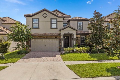 House in Davenport, Florida 8 bedrooms, 363.15 sq.m. № 1906157 - photo 1