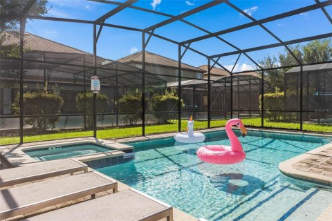 House in Davenport, Florida 8 bedrooms, 363.15 sq.m. № 1906157 - photo 4
