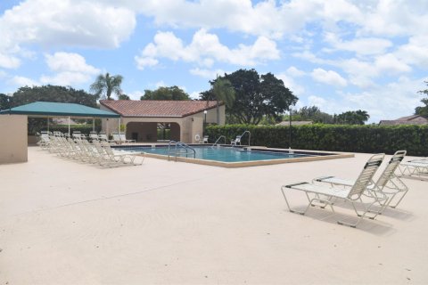 Condominio en venta en Boynton Beach, Florida, 2 dormitorios, 131.46 m2 № 1004935 - foto 1