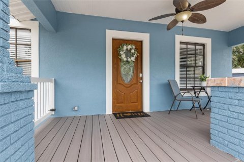 Villa ou maison à vendre à Tampa, Floride: 5 chambres, 174.28 m2 № 2294827 - photo 4