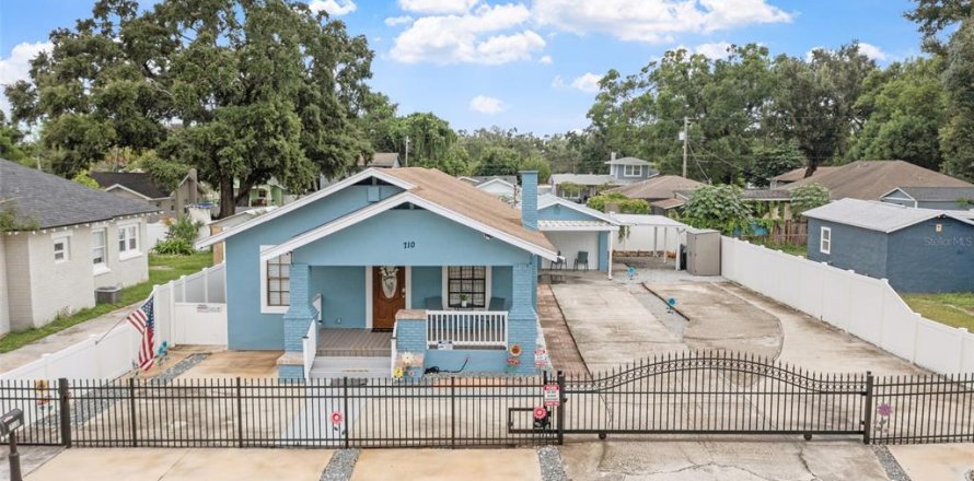 Villa ou maison à Tampa, Floride 5 chambres, 174.28 m2 № 2294827