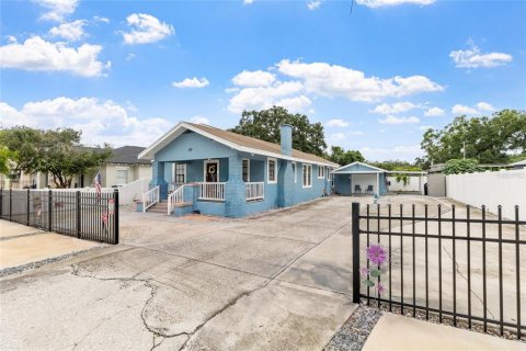 Villa ou maison à vendre à Tampa, Floride: 5 chambres, 174.28 m2 № 2294827 - photo 3