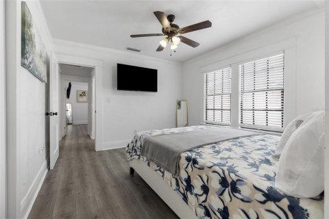 Villa ou maison à vendre à Tampa, Floride: 5 chambres, 174.28 m2 № 2294827 - photo 18