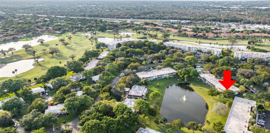 Condominio en Pompano Beach, Florida, 3 dormitorios  № 936493