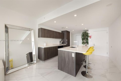 Condo in Miami, Florida, 1 bedroom  № 2004538 - photo 4