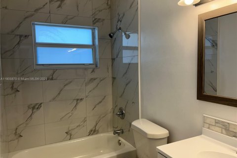 Villa ou maison à louer à Hollywood, Floride: 3 chambres, 124.49 m2 № 1956640 - photo 15