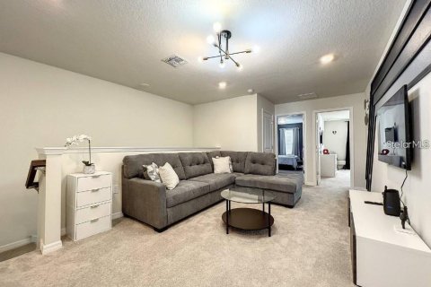 Townhouse in Davenport, Florida 5 bedrooms, 212.1 sq.m. № 1765404 - photo 9