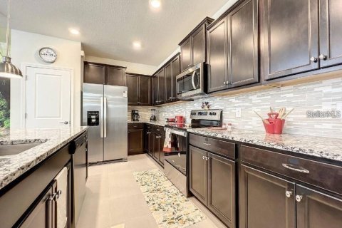 Townhouse in Davenport, Florida 5 bedrooms, 212.1 sq.m. № 1765404 - photo 13