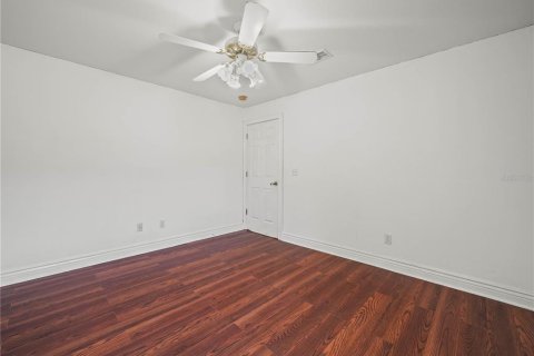 House in Plant City, Florida 5 bedrooms, 282.79 sq.m. № 1828428 - photo 8