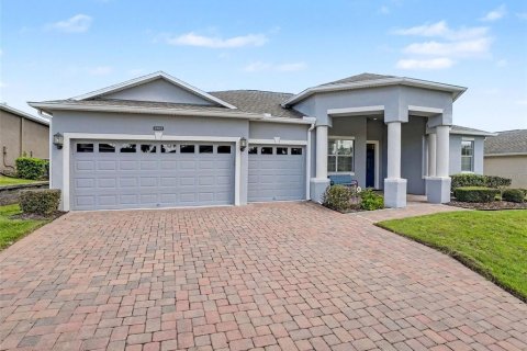 House in Clermont, Florida 4 bedrooms, 238.02 sq.m. № 2366633