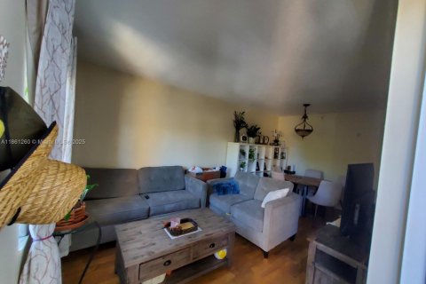 Condo in Cutler Bay, Florida, 2 bedrooms  № 1890411 - photo 18