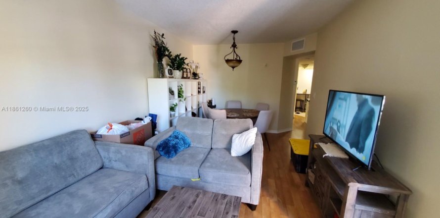 Condo in Cutler Bay, Florida, 2 bedrooms  № 1890411