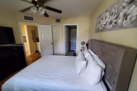 Condo in Cutler Bay, Florida, 2 bedrooms  № 1890411 - photo 22
