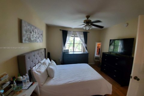 Condo in Cutler Bay, Florida, 2 bedrooms  № 1890411 - photo 25