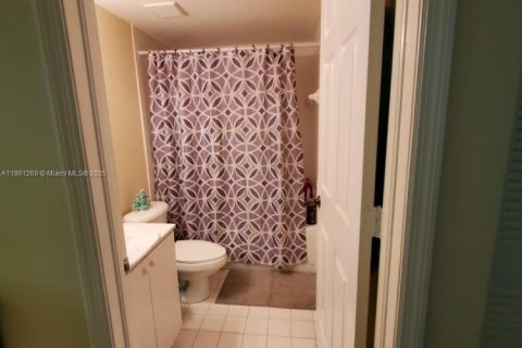 Condo in Cutler Bay, Florida, 2 bedrooms  № 1890411 - photo 7