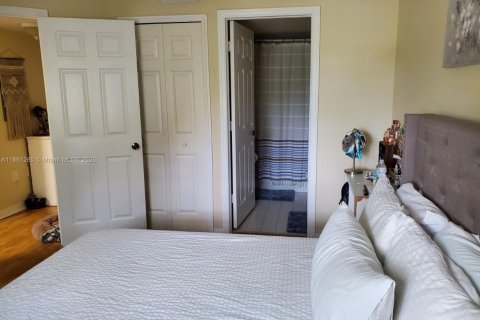 Condo in Cutler Bay, Florida, 2 bedrooms  № 1890411 - photo 19