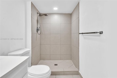 Купить кондоминиум в Авентура, Флорида 2 спальни, 100.24м2, № 1993289 - фото 28