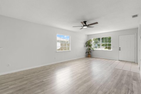 Casa en venta en Vero Beach, Florida, 2 dormitorios, 84.91 m2 № 2382746 - foto 13