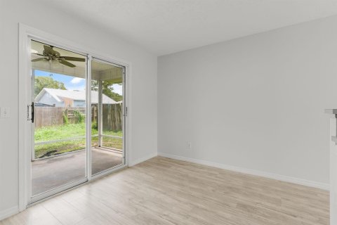 Casa en venta en Vero Beach, Florida, 2 dormitorios, 84.91 m2 № 2382746 - foto 18