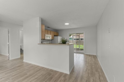 Casa en venta en Vero Beach, Florida, 2 dormitorios, 84.91 m2 № 2382746 - foto 6