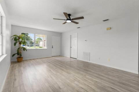 Casa en venta en Vero Beach, Florida, 2 dormitorios, 84.91 m2 № 2382746 - foto 8