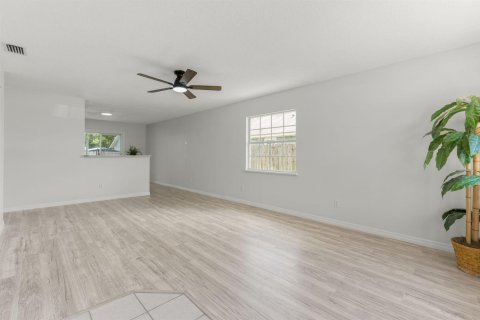 Casa en venta en Vero Beach, Florida, 2 dormitorios, 84.91 m2 № 2382746 - foto 5