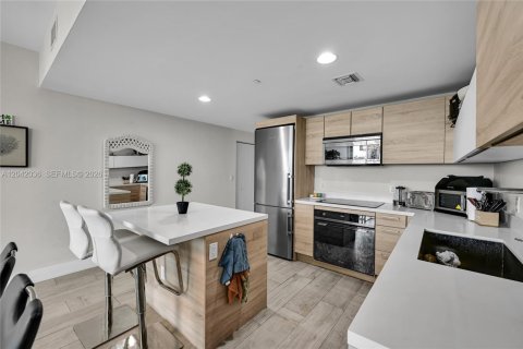 Condominio en venta en North Miami Beach, Florida, 1 dormitorio, 87.05 m2 № 2145862 - foto 7