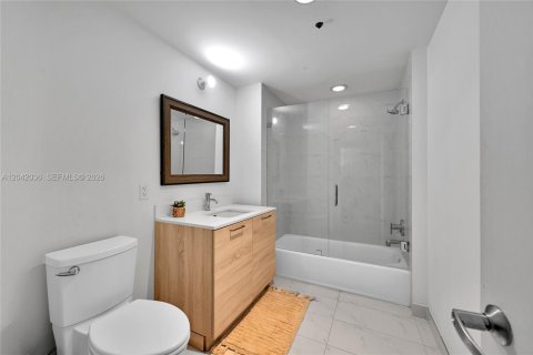 Condominio en venta en North Miami Beach, Florida, 1 dormitorio, 87.05 m2 № 2145862 - foto 25