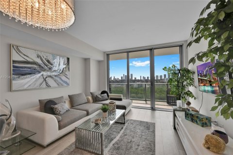 Condominio en venta en North Miami Beach, Florida, 1 dormitorio, 87.05 m2 № 2145862 - foto 10