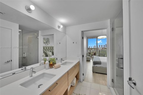 Condominio en venta en North Miami Beach, Florida, 1 dormitorio, 87.05 m2 № 2145862 - foto 24
