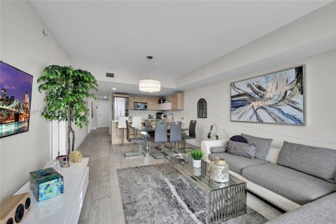 Condominio en venta en North Miami Beach, Florida, 1 dormitorio, 87.05 m2 № 2145862 - foto 15