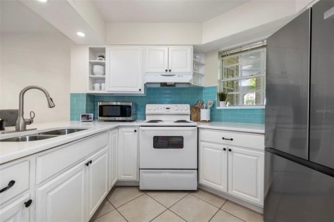 Copropriété à vendre à Saint Petersburg, Floride: 2 chambres, 66.89 m2 № 1547830 - photo 7