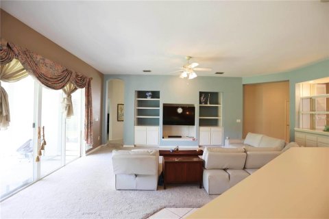 House in Tampa, Florida 5 bedrooms, 296.45 sq.m. № 1883937 - photo 13