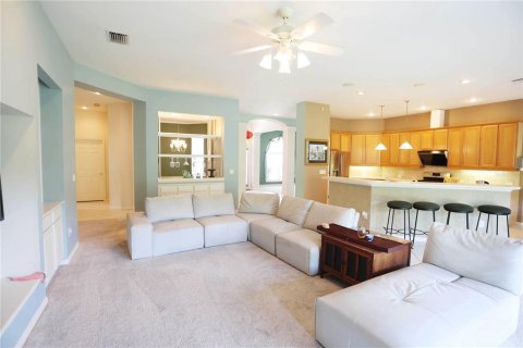 House in Tampa, Florida 5 bedrooms, 296.45 sq.m. № 1883937 - photo 6