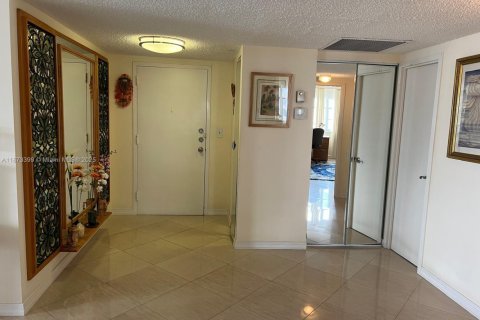 Купить кондоминиум в Санни-Айлс-Бич, Флорида 2 спальни, № 1983328 - фото 6