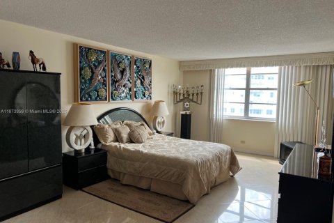 Купить кондоминиум в Санни-Айлс-Бич, Флорида 2 спальни, № 1983328 - фото 5