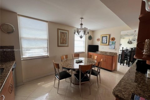 Купить кондоминиум в Санни-Айлс-Бич, Флорида 2 спальни, № 1983328 - фото 15