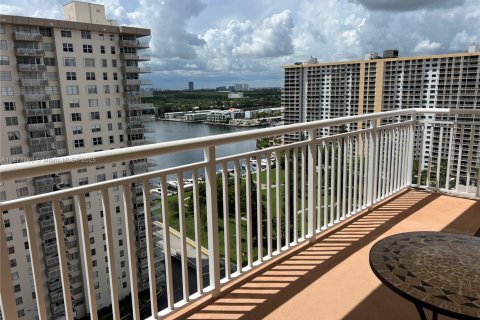 Купить кондоминиум в Санни-Айлс-Бич, Флорида 2 спальни, № 1983328 - фото 11