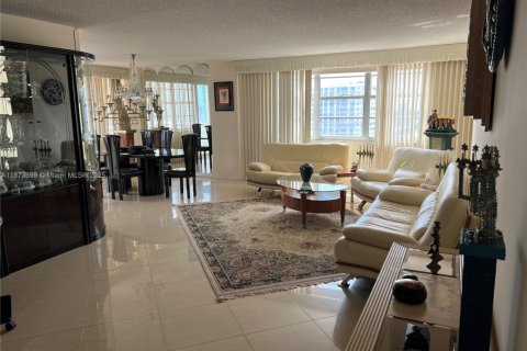 Купить кондоминиум в Санни-Айлс-Бич, Флорида 2 спальни, № 1983328 - фото 20