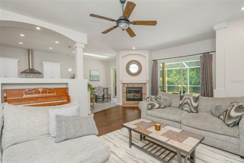 Villa ou maison à vendre à Tampa, Floride: 4 chambres, 251.95 m2 № 2150252 - photo 11