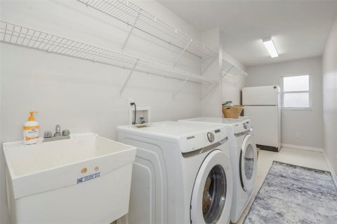 Villa ou maison à vendre à Tampa, Floride: 4 chambres, 251.95 m2 № 2150252 - photo 27