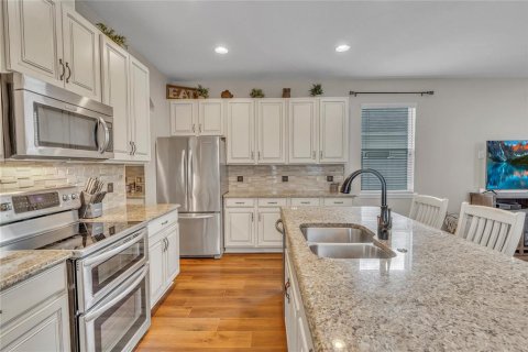 House in Wesley Chapel, Florida 4 bedrooms, 276.29 sq.m. № 1894059 - photo 20