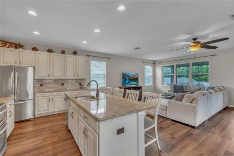 House in Wesley Chapel, Florida 4 bedrooms, 276.29 sq.m. № 1894059 - photo 19