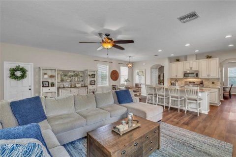 House in Wesley Chapel, Florida 4 bedrooms, 276.29 sq.m. № 1894059 - photo 21