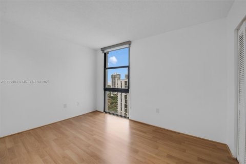 Condo in Aventura, Florida, 2 bedrooms  № 1830158 - photo 22